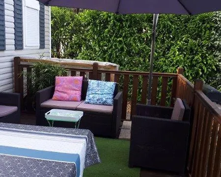 캠프장 Mobil 3 - 2 Salles D'eau - 2wc -camping Les Ecureuils - 220 Euro A Regler A L'accueil *